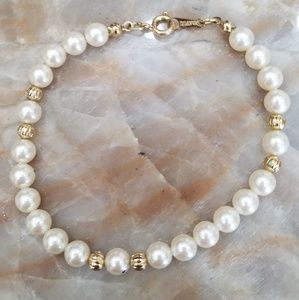 NEW! 7" FAUX PEARL BRACELET WITH GOLD BEAD ACCENT